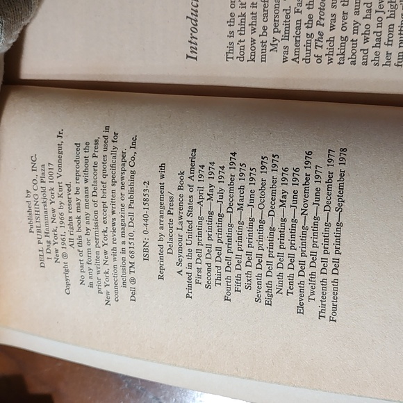 3 Kurt Vonnegut Novels. Dead Eye Dick 1st, Mother Night, & Slaughterhouse Five - Picture 7 of 7